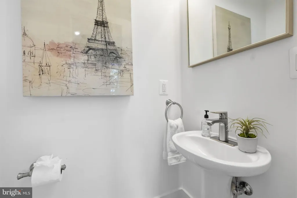 Additional image 10 of 401 11th Street SE, Washington, DC 20003