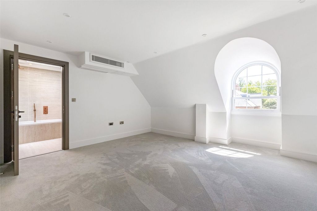 Additional image 9 of 3 bed flat for saleGreen Lane, Cobham, Surrey KT11