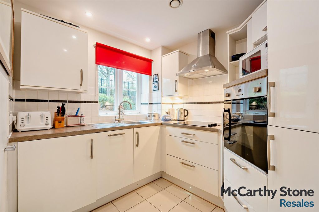 Additional image 7 of 2 bed flat for saleHorsley Place, High Street, Cranbrook, Kent TN17