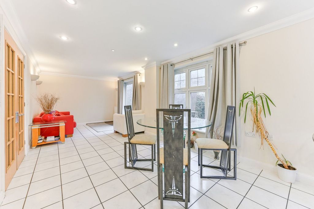 Additional image 8 of 5 bed detached house for saleWater Mead, Coulsdon, Chipstead CR5