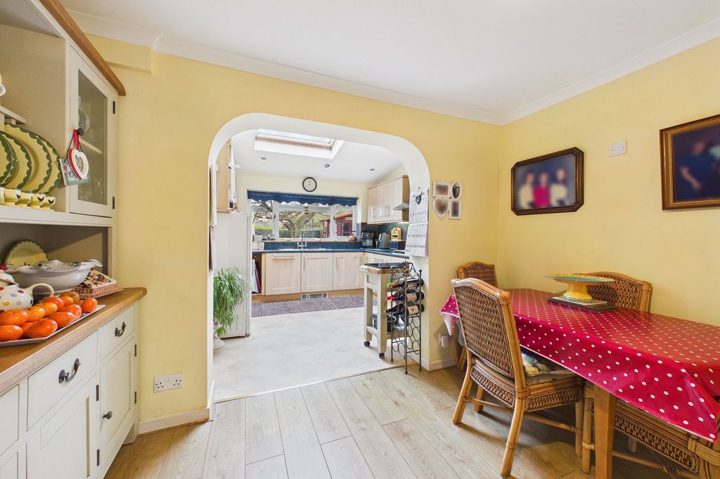 4 bed detached house for saleWesternlea, Crediton EX17 photo 5