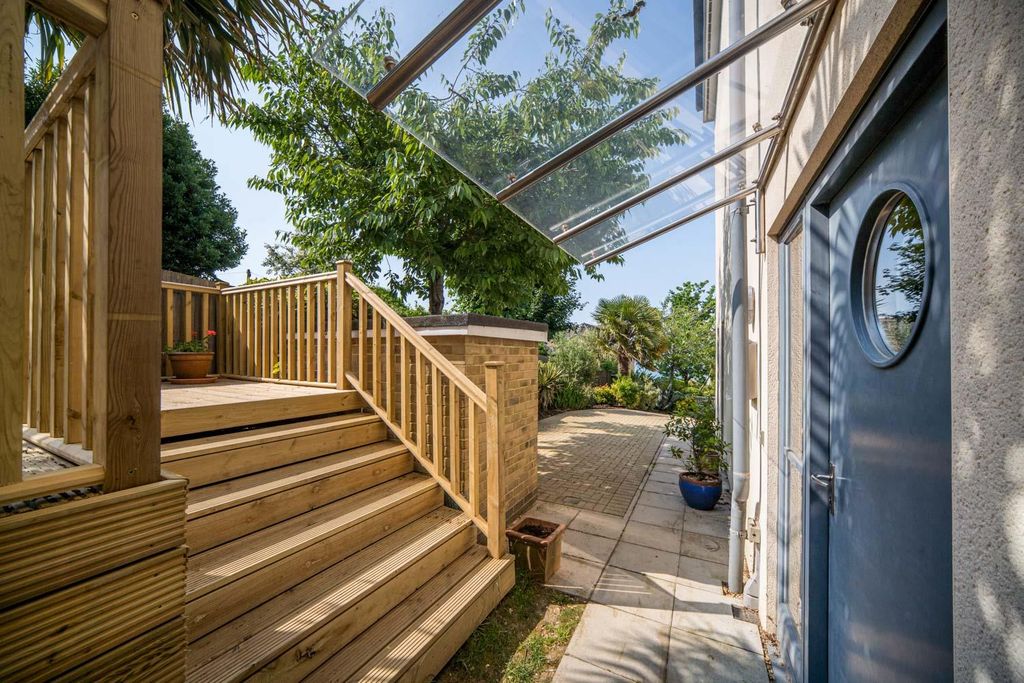 Additional image 17 of 4 bed semi-detached house for saleCowes, Isle Of Wight PO31