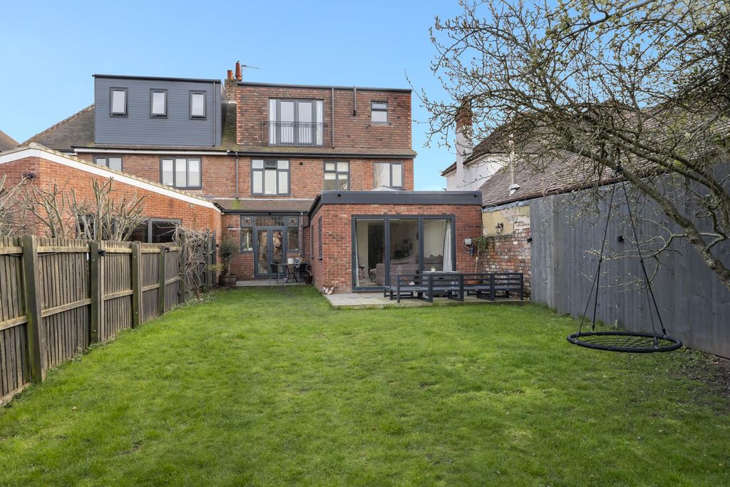 Additional image 31 of 5 bed property for saleCompton Road, Cradley Heath B64