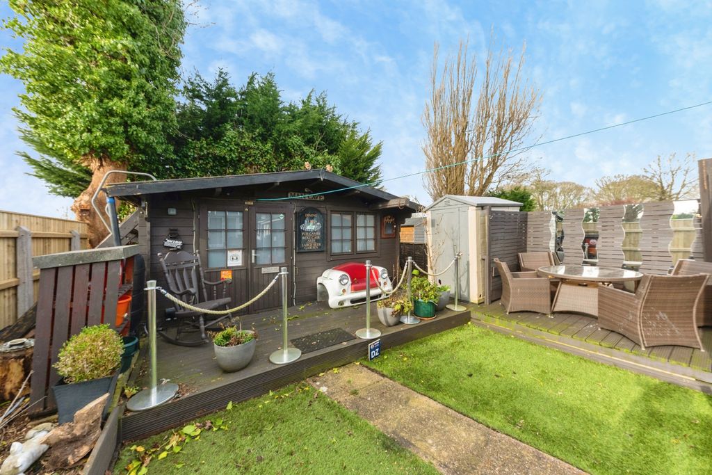 Additional image 14 of 3 bed semi-detached house for saleTrinity Road, Cleethorpes DN35
