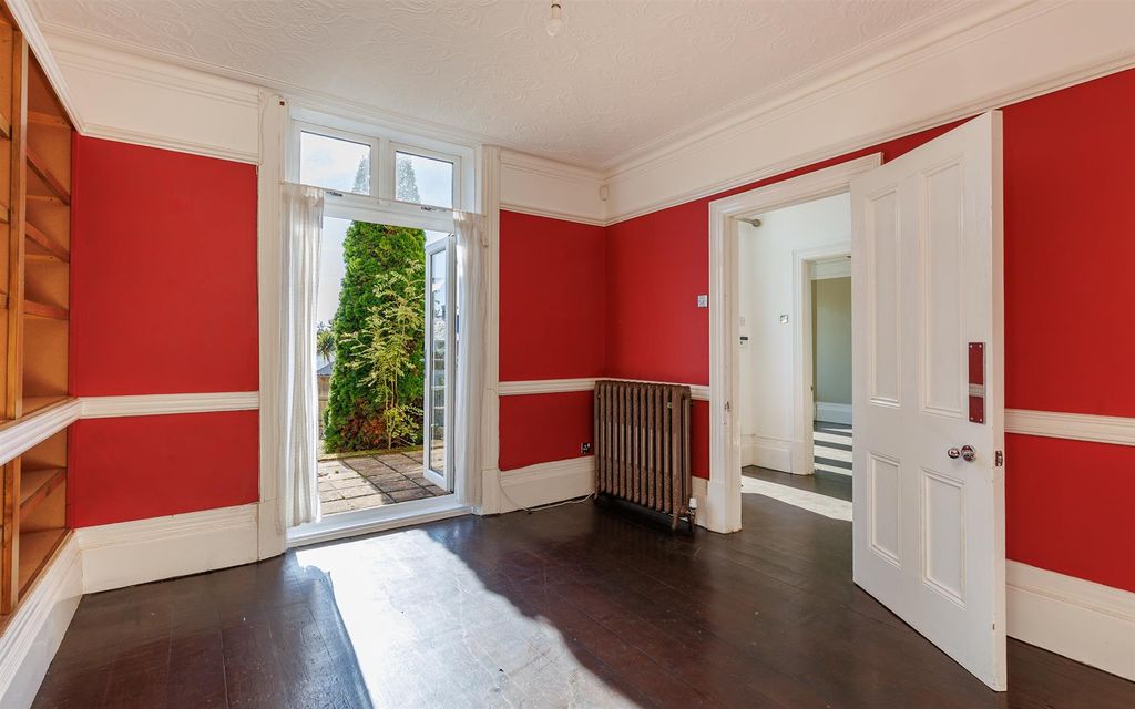 Additional image 2 of 5 bed detached house for saleCowes, Isle Of Wight PO31