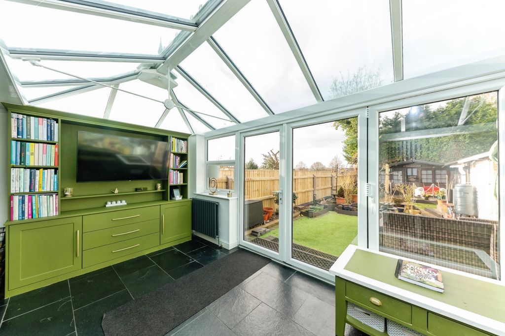 Additional image 7 of 3 bed semi-detached house for saleTrinity Road, Cleethorpes DN35