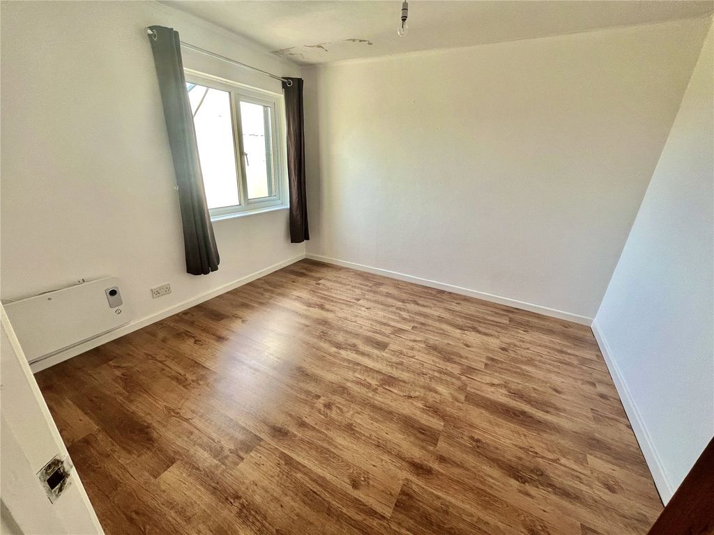Additional image 7 of 2 bed flat for saleKingsmoor Road, Kilgetty, Pembrokeshire SA68