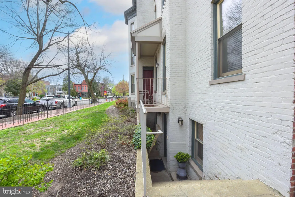 Additional image 3 of 424 E Capitol Street NE Unit 3, Washington, DC 20003