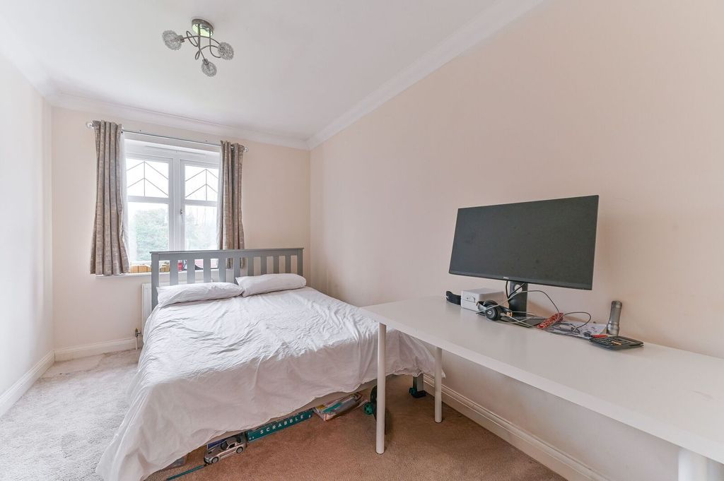 Additional image 18 of 5 bed detached house for saleWater Mead, Coulsdon, Chipstead CR5