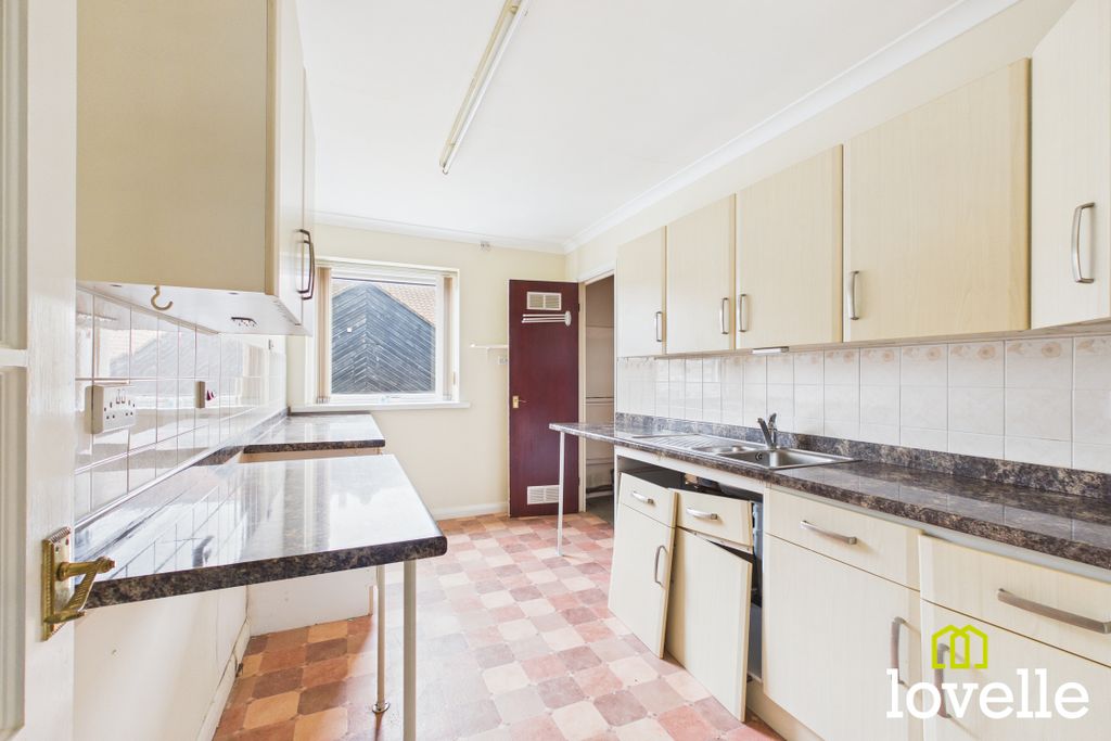 Additional image 4 of 2 bed flat for saleElm Tree Court, Cottingham HU16