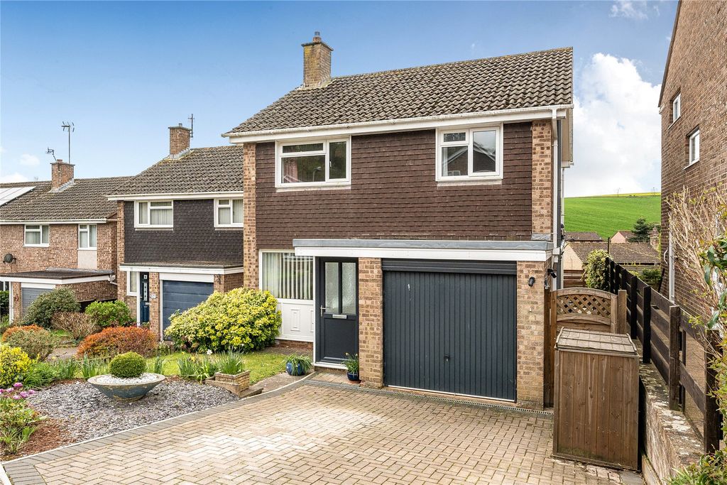 3 bed detached house for saleTuckers Meadow, Crediton, Devon EX17