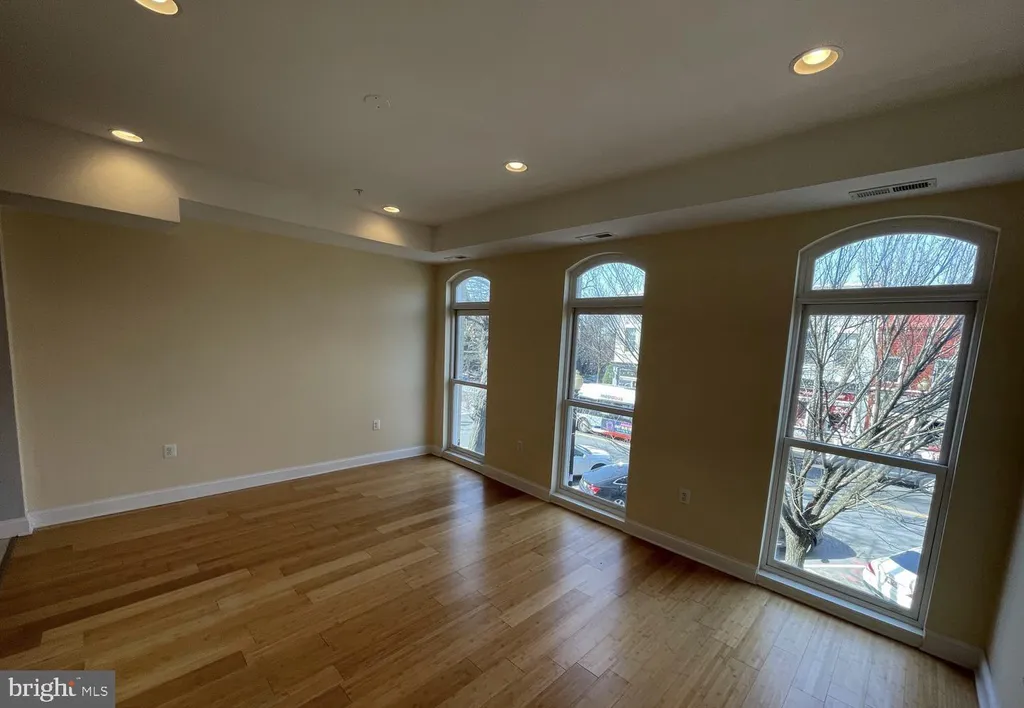 Additional image 6 of 532 8th Street SE Unit 2, Washington, DC 20003