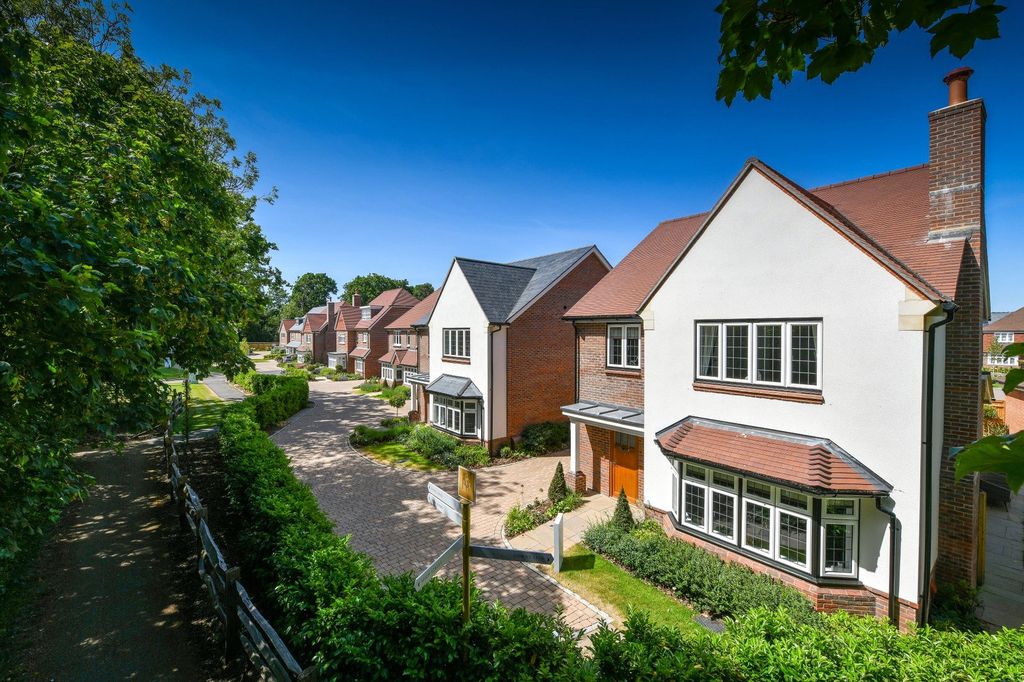 Additional image 34 of 4 bed semi-detached house for saleLeighwood Fields, Cranleigh, Surrey GU6