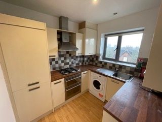 3 bed flat for saleDrapers Fields, Coventry CV1 photo 2