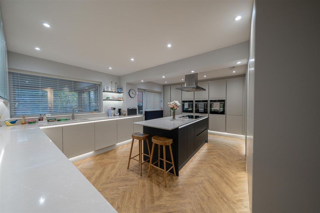 Additional image 2 of 7 bed detached house for saleBradbury Gardens, Congleton CW12