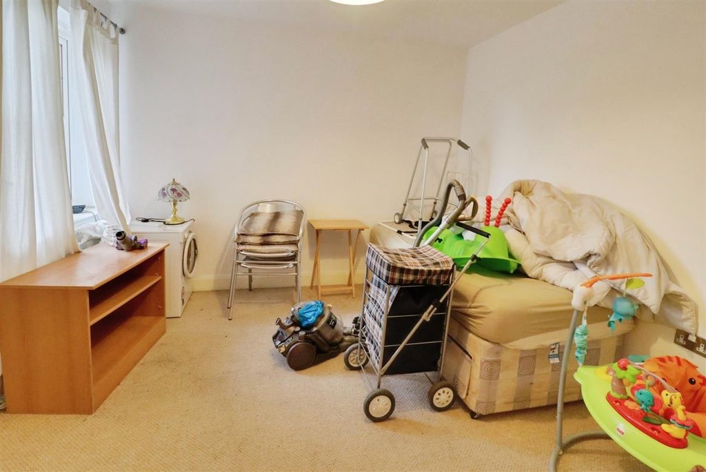 Additional image 9 of 2 bed flat for saleJunction House, Dale Way, Crewe CW1