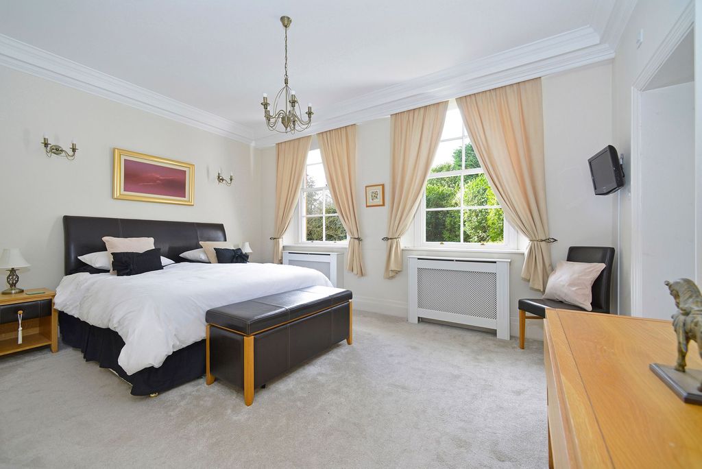 Additional image 3 of 2 bed flat for saleElmbridge Road, Cranleigh GU6