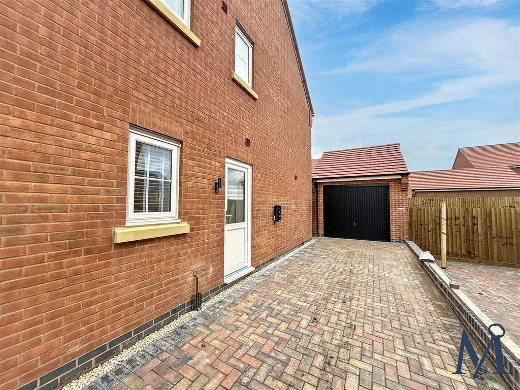 Additional image 22 of 4 bed detached house for saleDrovers Close, Hugglescote, Coalville LE67