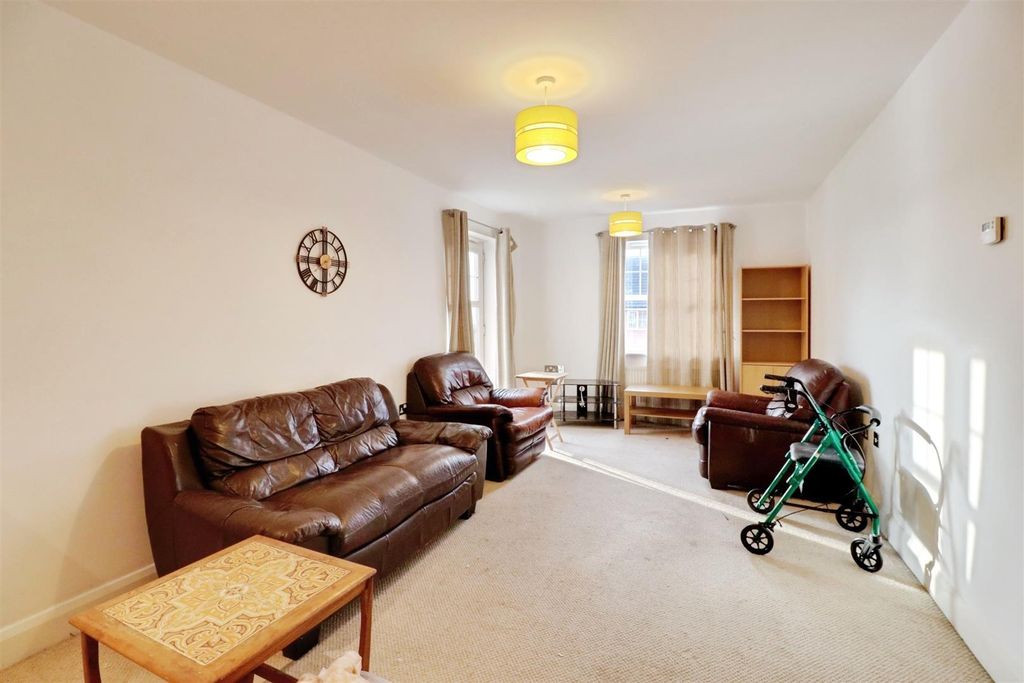 Additional image 4 of 2 bed flat for saleJunction House, Dale Way, Crewe CW1
