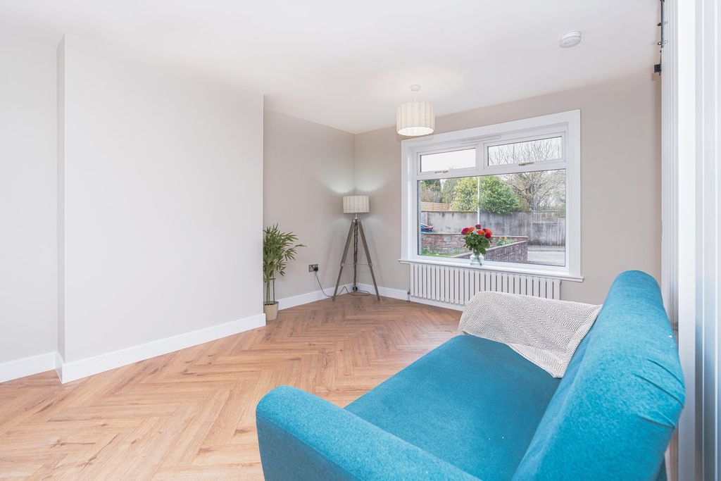 2 bed semi-detached house for saleNetherton Gardens, Kelty KY4 photo 5