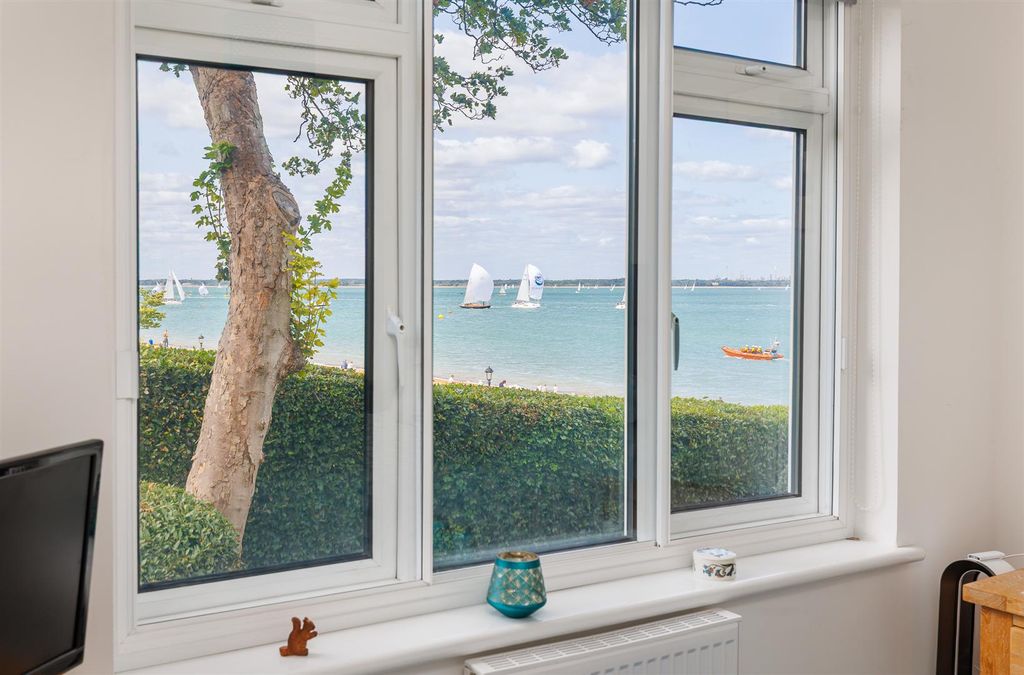 Additional image 13 of 2 bed flat for saleCowes, Isle Of Wight PO31