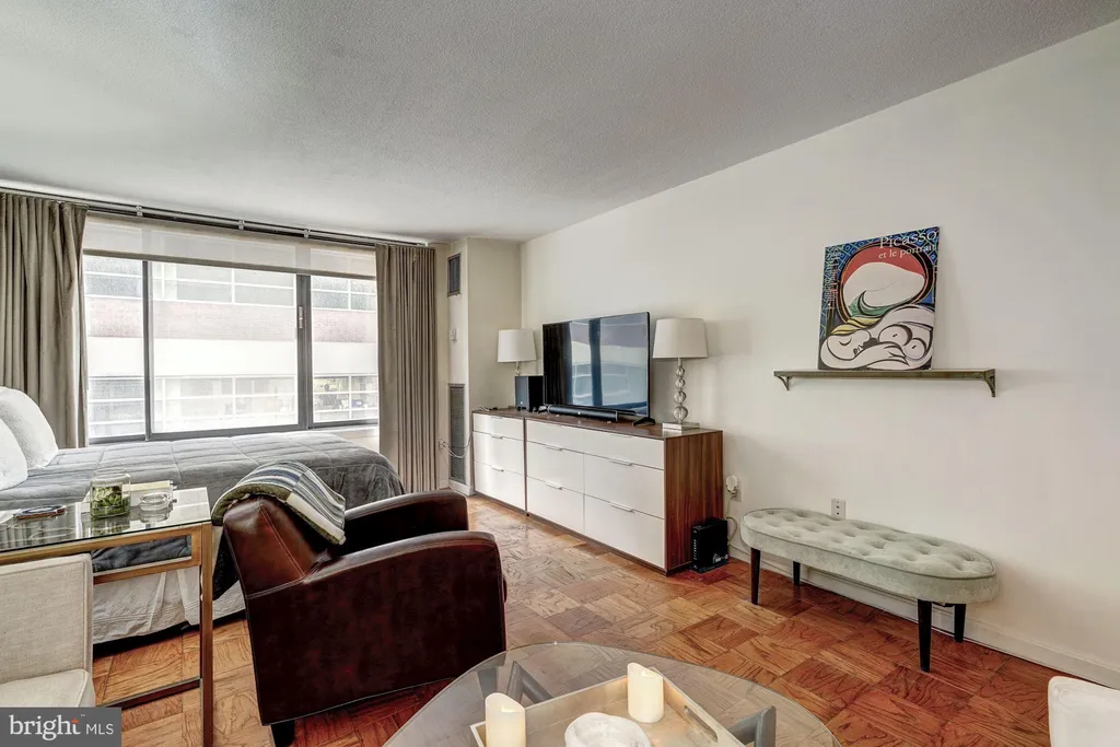 Additional image 3 of 1301 20th Street NW Unit 201, Washington, DC 20036