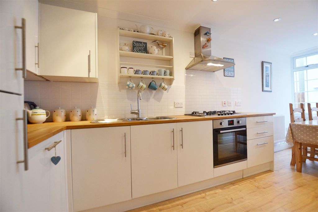 Additional image 3 of 2 bed flat for saleWogan Terrace, Saundersfoot SA69