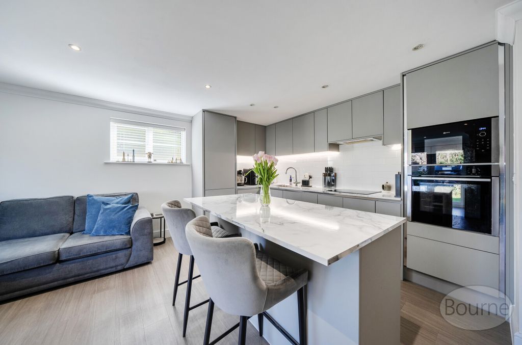 Additional image 2 of 1 bed flat for saleWoodgate Close, Tartar Road, Cobham, Surrey KT11