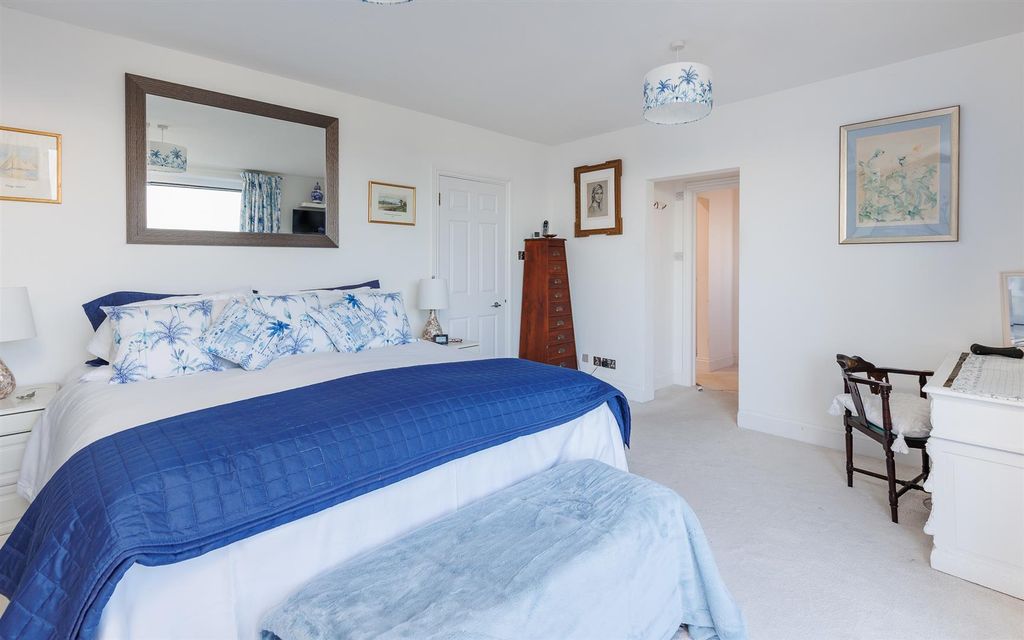 Additional image 10 of 3 bed flat for saleCowes, Isle Of Wight PO31