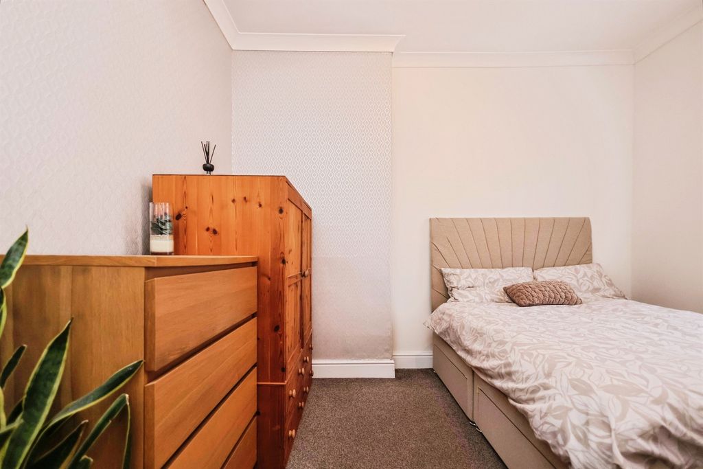 Additional image 16 of 5 bed end terrace house for saleAshtree Road, Cradley Heath B64