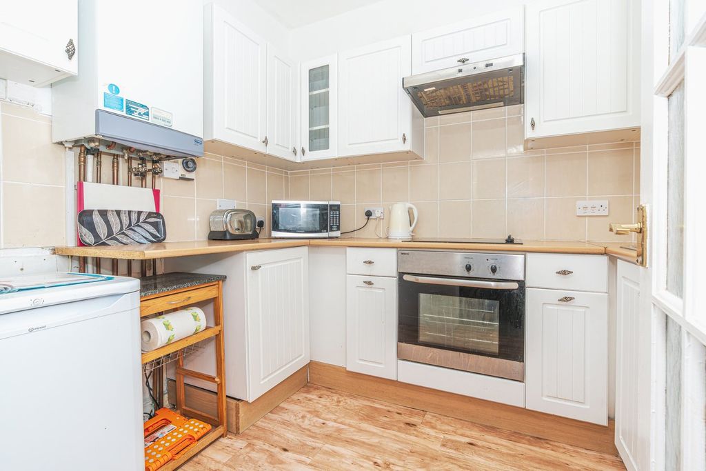 Additional image 6 of 2 bed flat for saleDundas Street, Lochgelly KY5