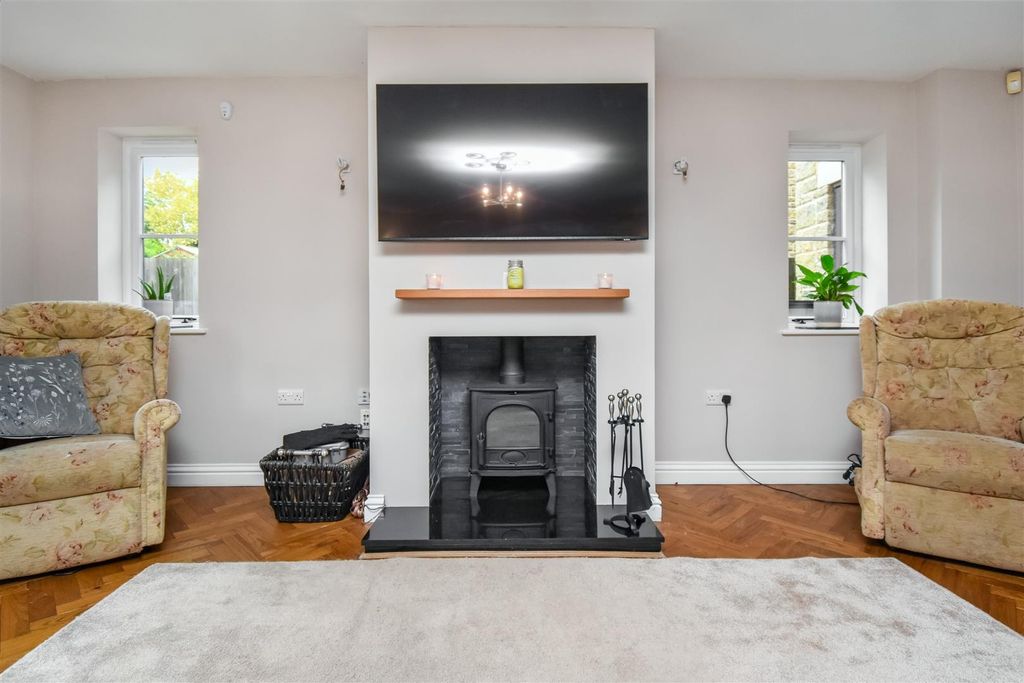 Additional image 4 of 4 bed detached house for saleNN17, Lorraine Gardens, Weldon