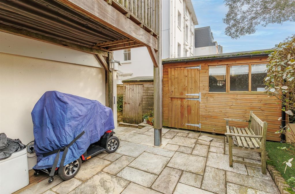 Additional image 7 of 4 bed property for saleCowes, Isle Of Wight PO31
