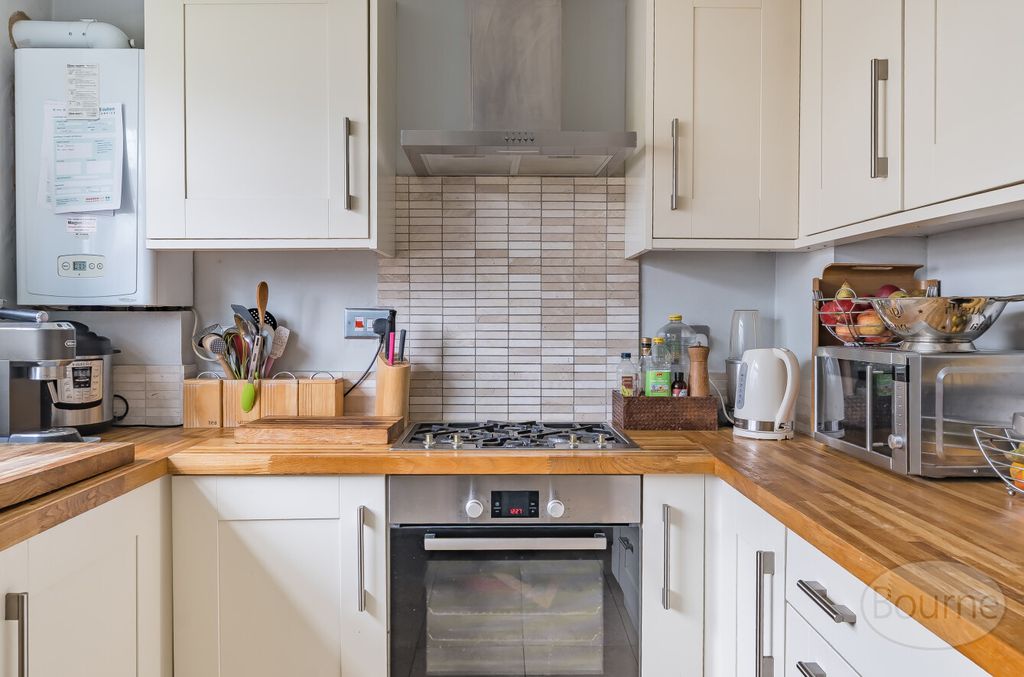Additional image 6 of 2 bed flat for saleQueens Court Ride, Cobham, Surrey KT11