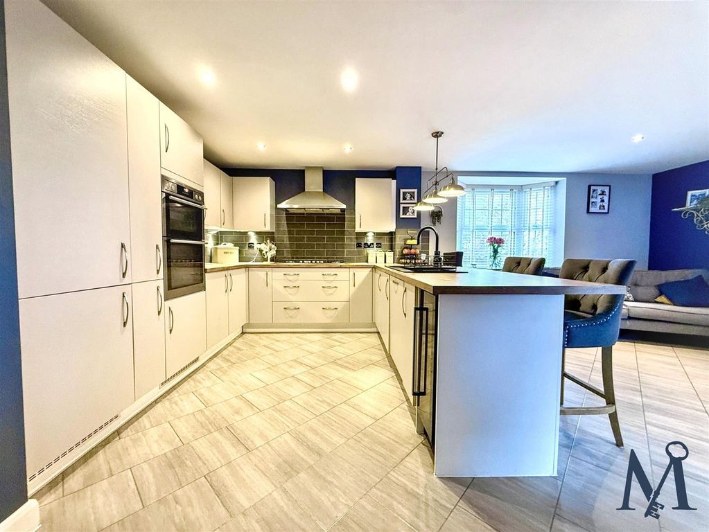 Additional image 8 of 5 bed property for salePrimrose Drive, Coalville LE67