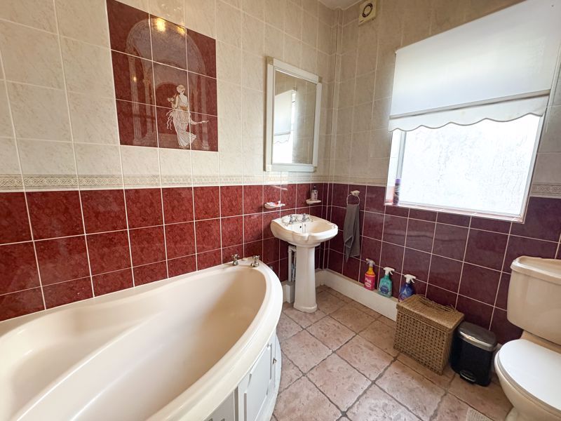 Additional image 5 of 4 bed semi-detached house for saleMill Road, Cleethorpes DN35