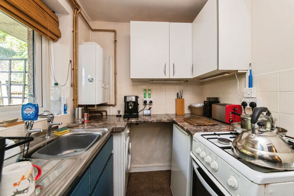 Additional image 7 of 1 bed flat for saleHaccombe Close, Exeter, Devon EX4