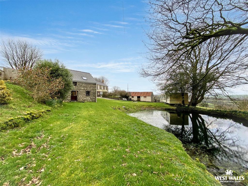 3 bed barn conversion for saleLlanycefn, Clynderwen SA66 photo 4
