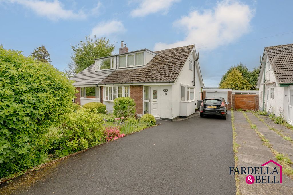 2 bed semi-detached house for saleVenables Avenue, Colne BB8