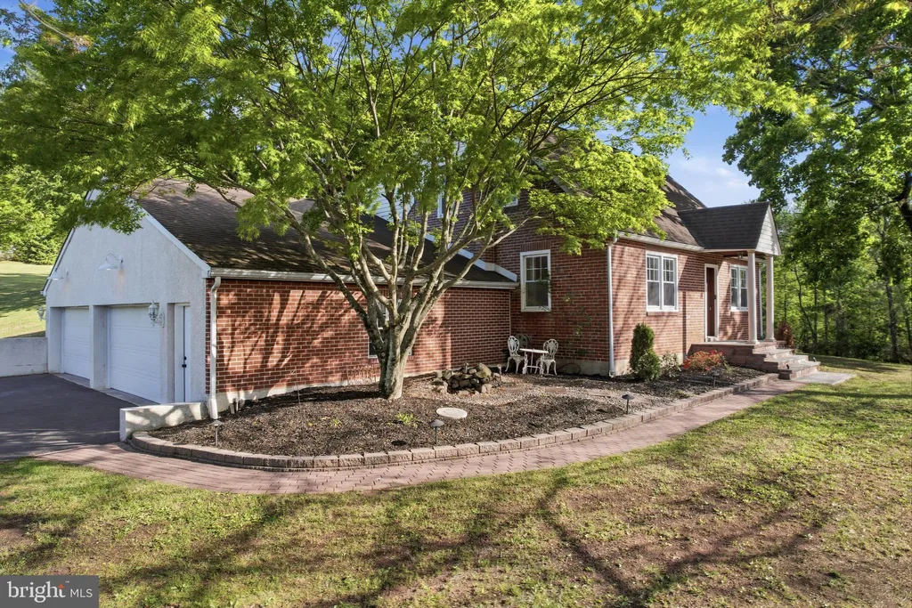 312 E 7th Avenue, Trappe, PA 19426 photo 3