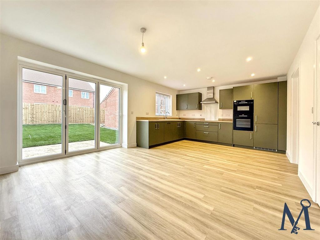 Additional image 2 of 4 bed detached house for saleDrovers Close, Hugglescote, Coalville LE67