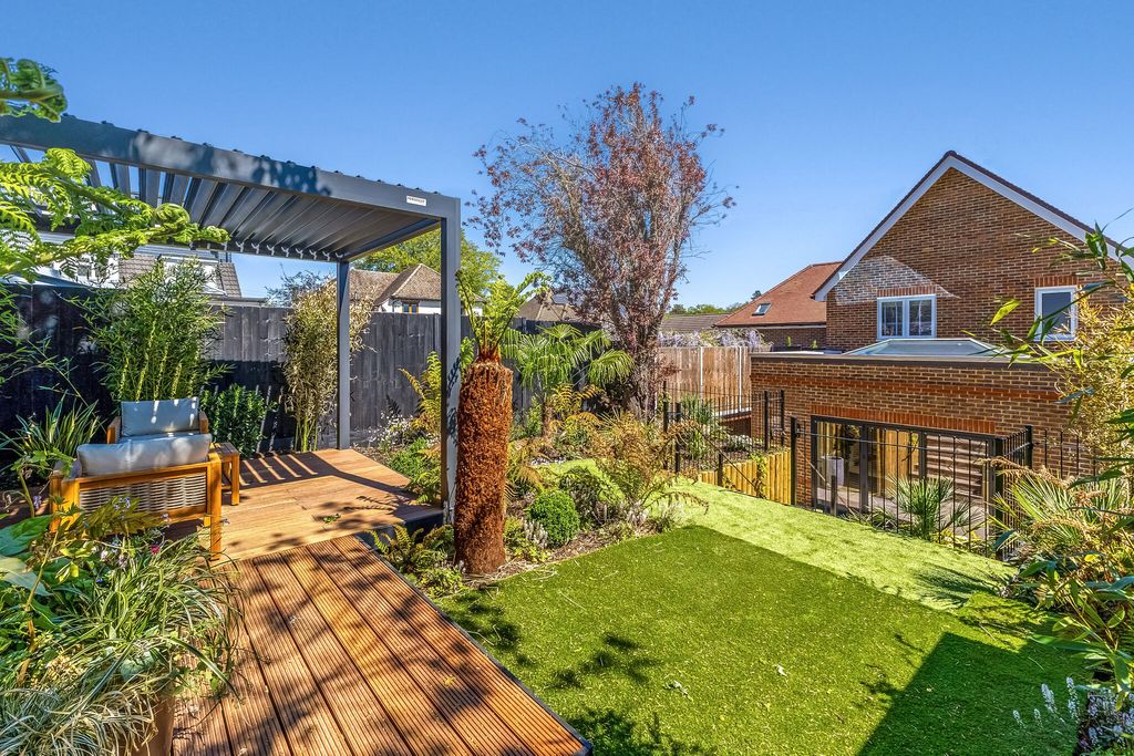 Additional image 21 of 4 bed detached house for saleHerb Grove, Banstead SM7