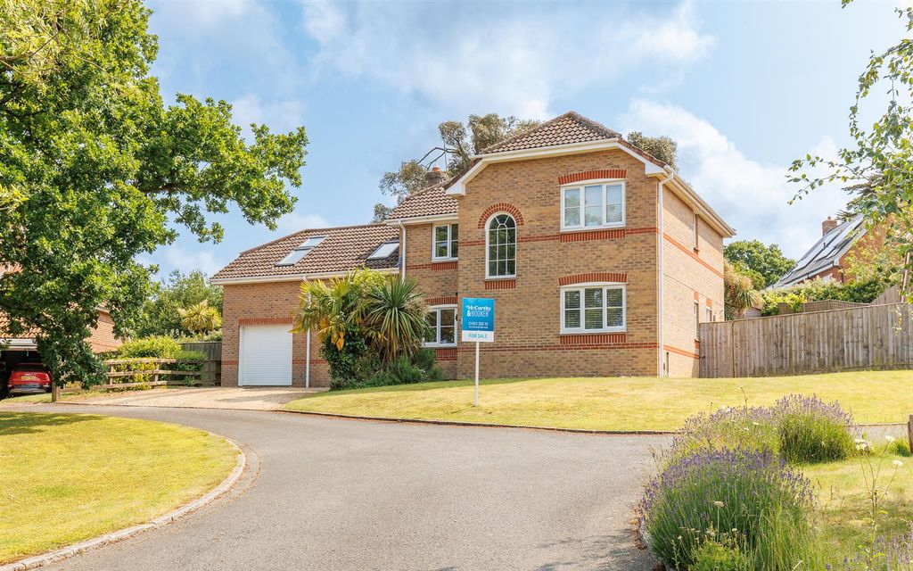 4 bed detached house for saleMallard Point, Cowes PO31