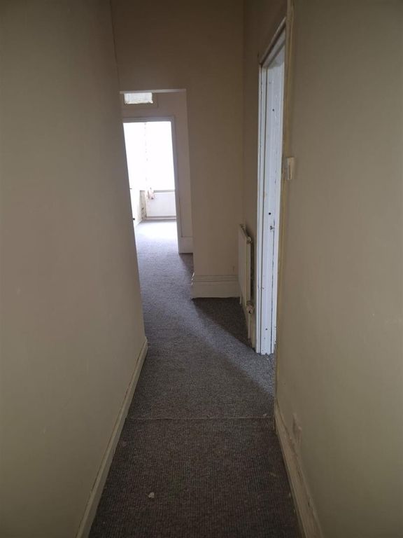 5 bed flat for saleMiddle Street, Consett DH8 photo 3