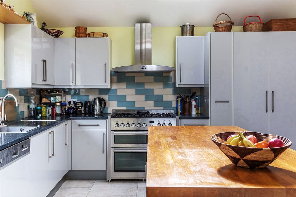 Additional image 12 of 4 bed detached house for saleWoodland Avenue, Cranleigh, Surrey GU6