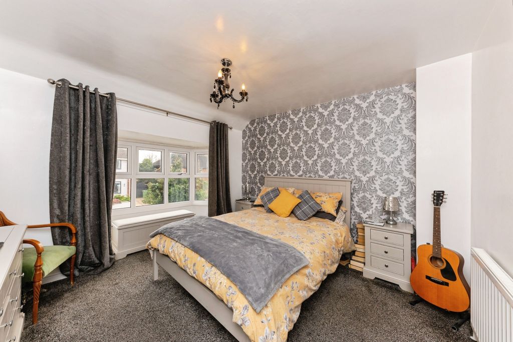 Additional image 12 of 3 bed semi-detached house for saleTrinity Road, Cleethorpes DN35