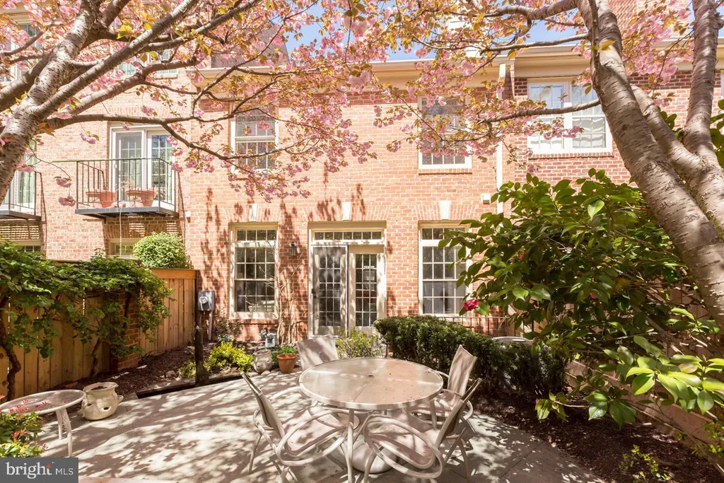4062 Mansion Drive NW, Washington, DC 20007 photo 3