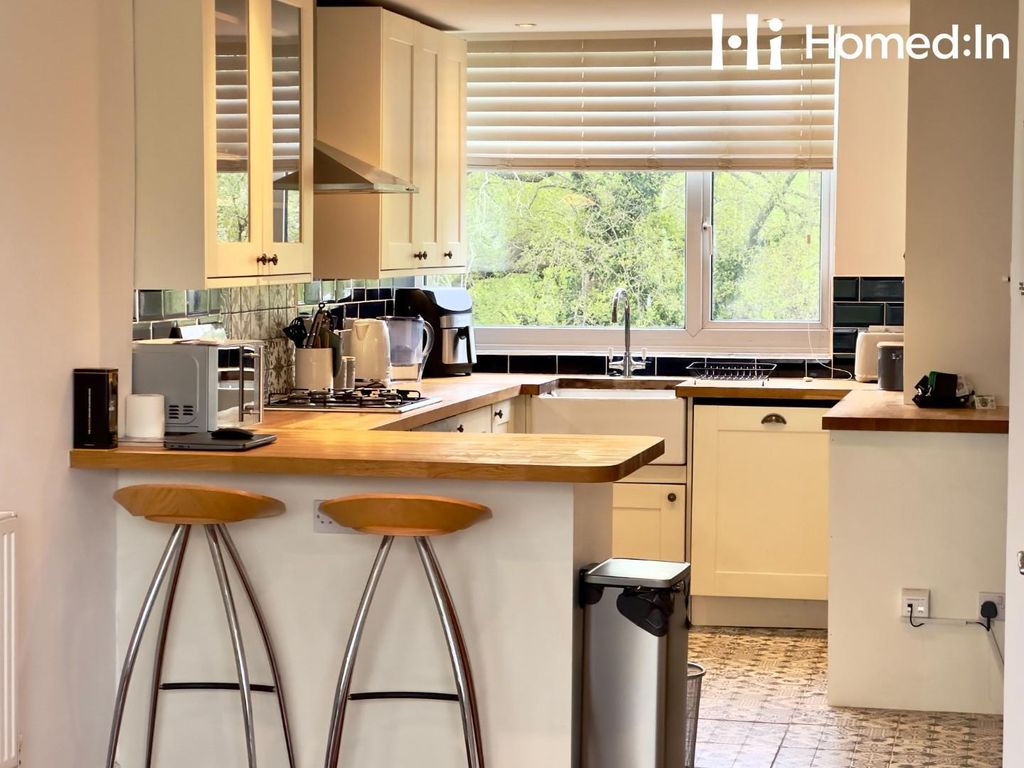 Additional image 11 of 2 bed flat for saleHailey Place, Cranleigh GU6