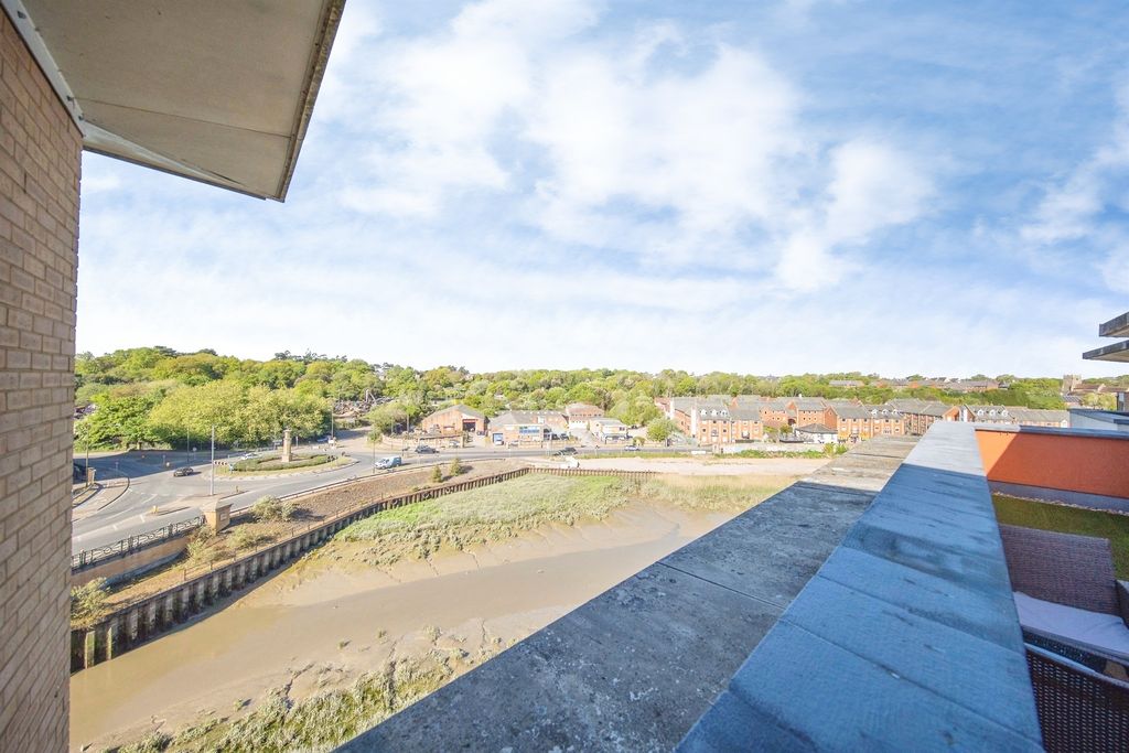 Additional image 17 of 3 bed penthouse for saleCaelum Drive, Colchester CO2