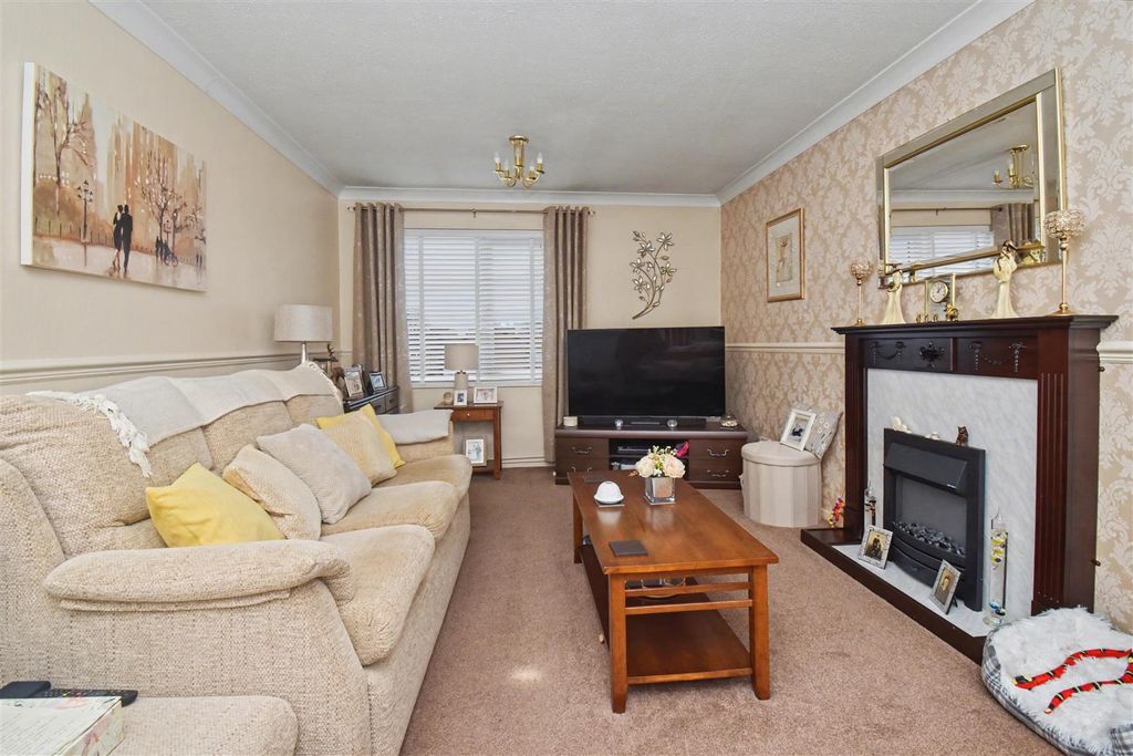 Additional image 3 of 3 bed flat for saleNN18, Epsom Walk, Corby